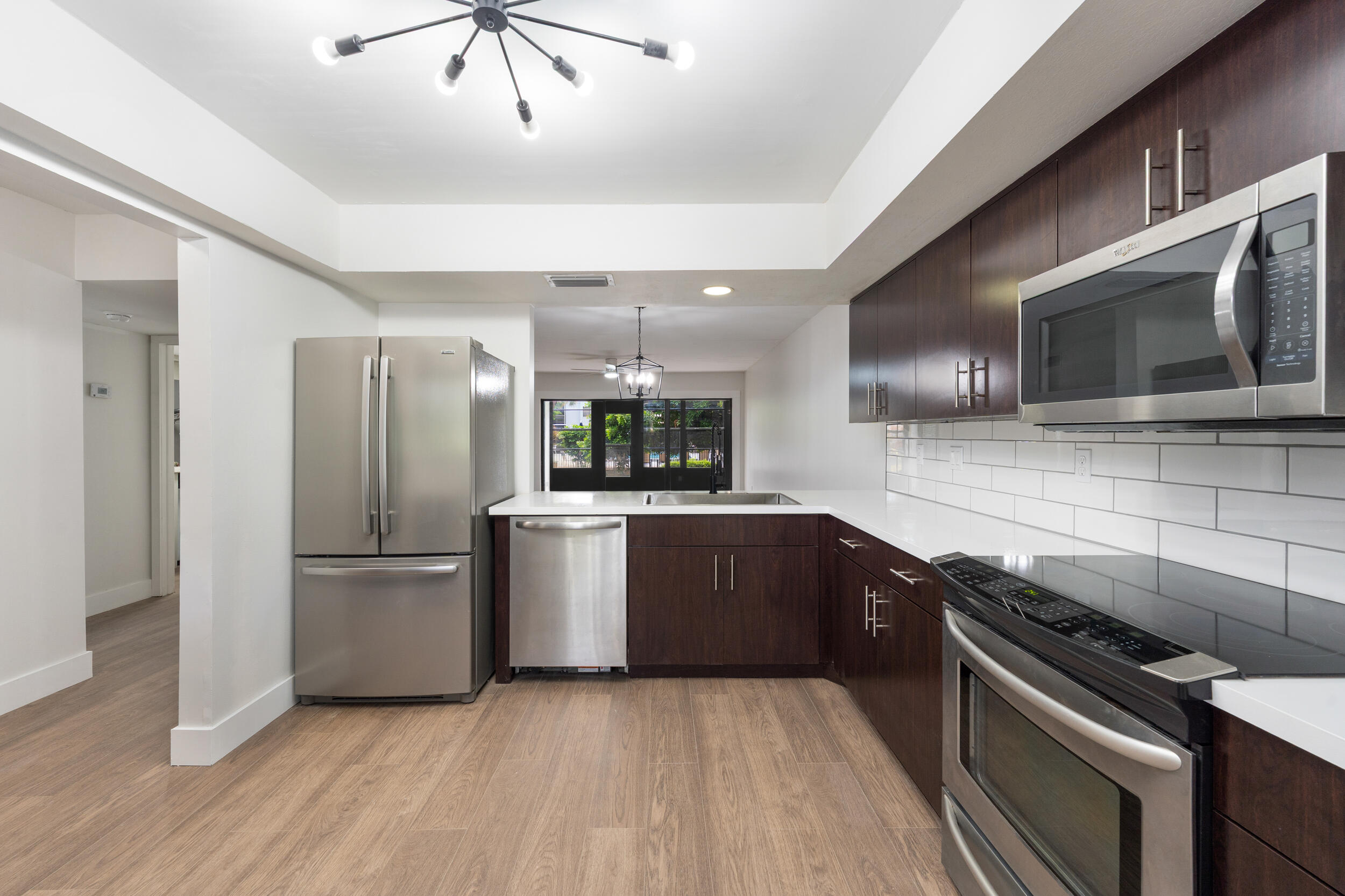 PARK SQUARE CONDO (AKA COUNTRY MEADOWS CONDO) - Residential