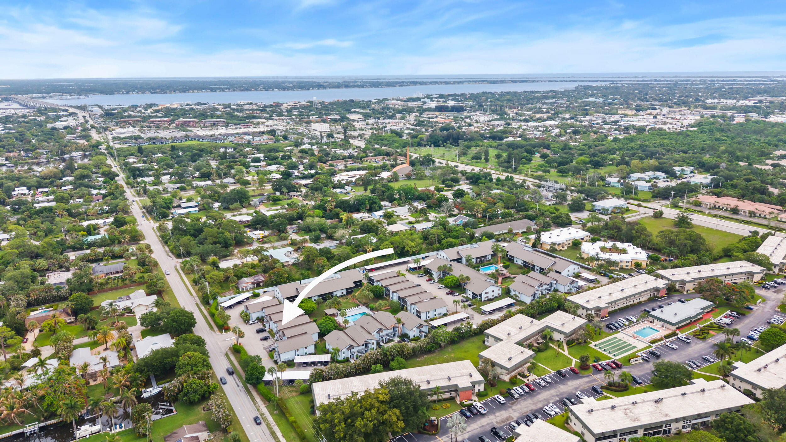 PARK SQUARE CONDO (AKA COUNTRY MEADOWS CONDO) - Residential