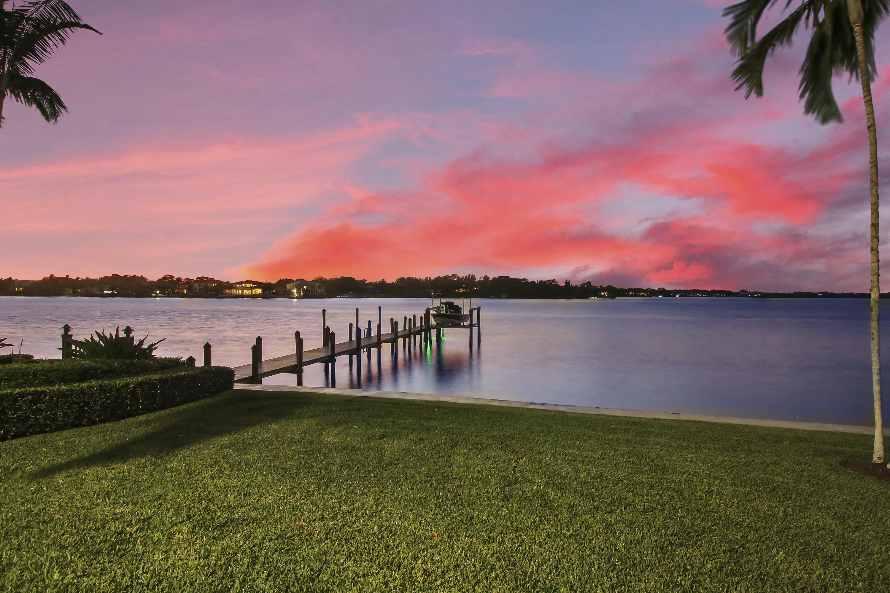 TEQUESTA COUNTRY CLUB - Residential