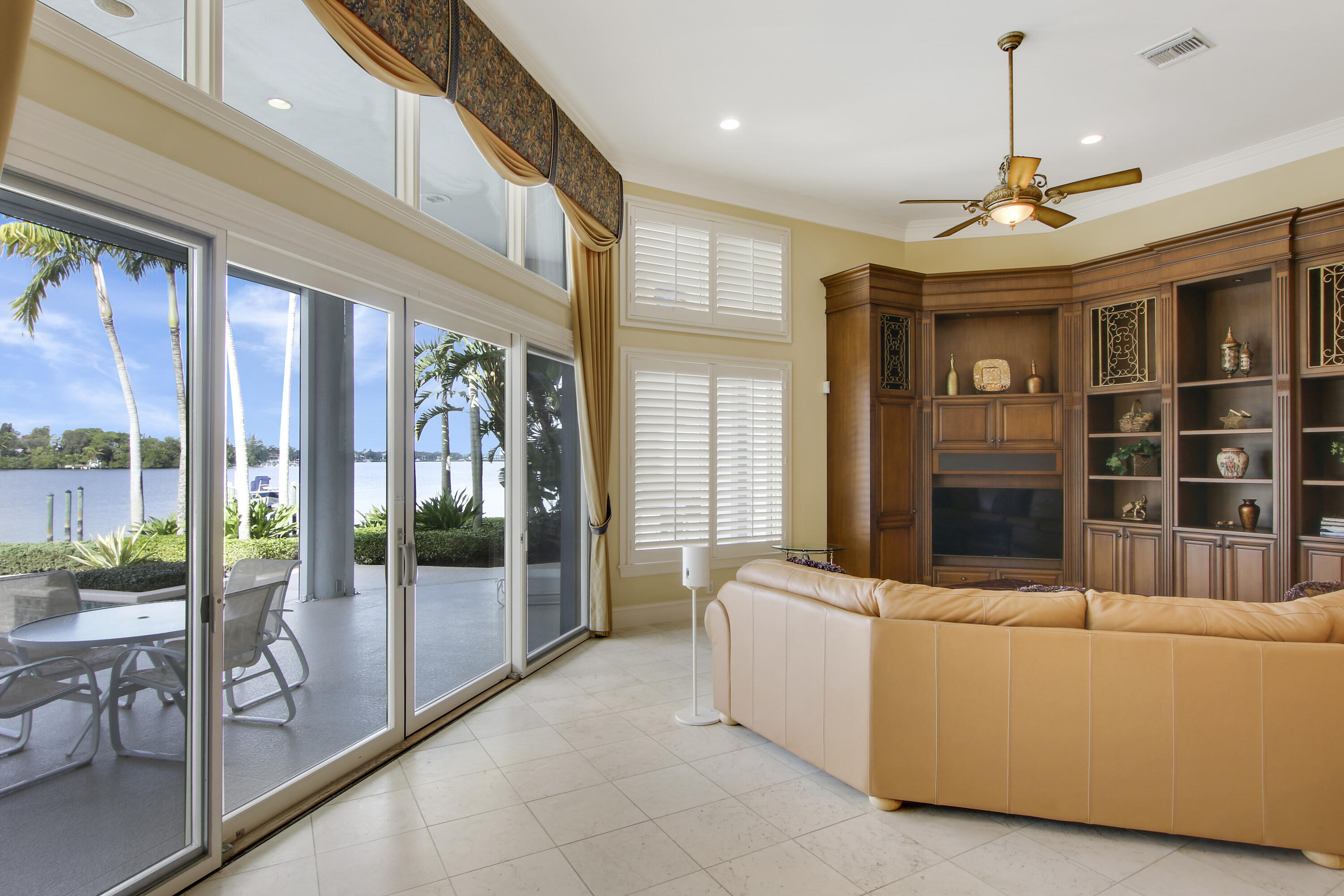 TEQUESTA COUNTRY CLUB - Residential