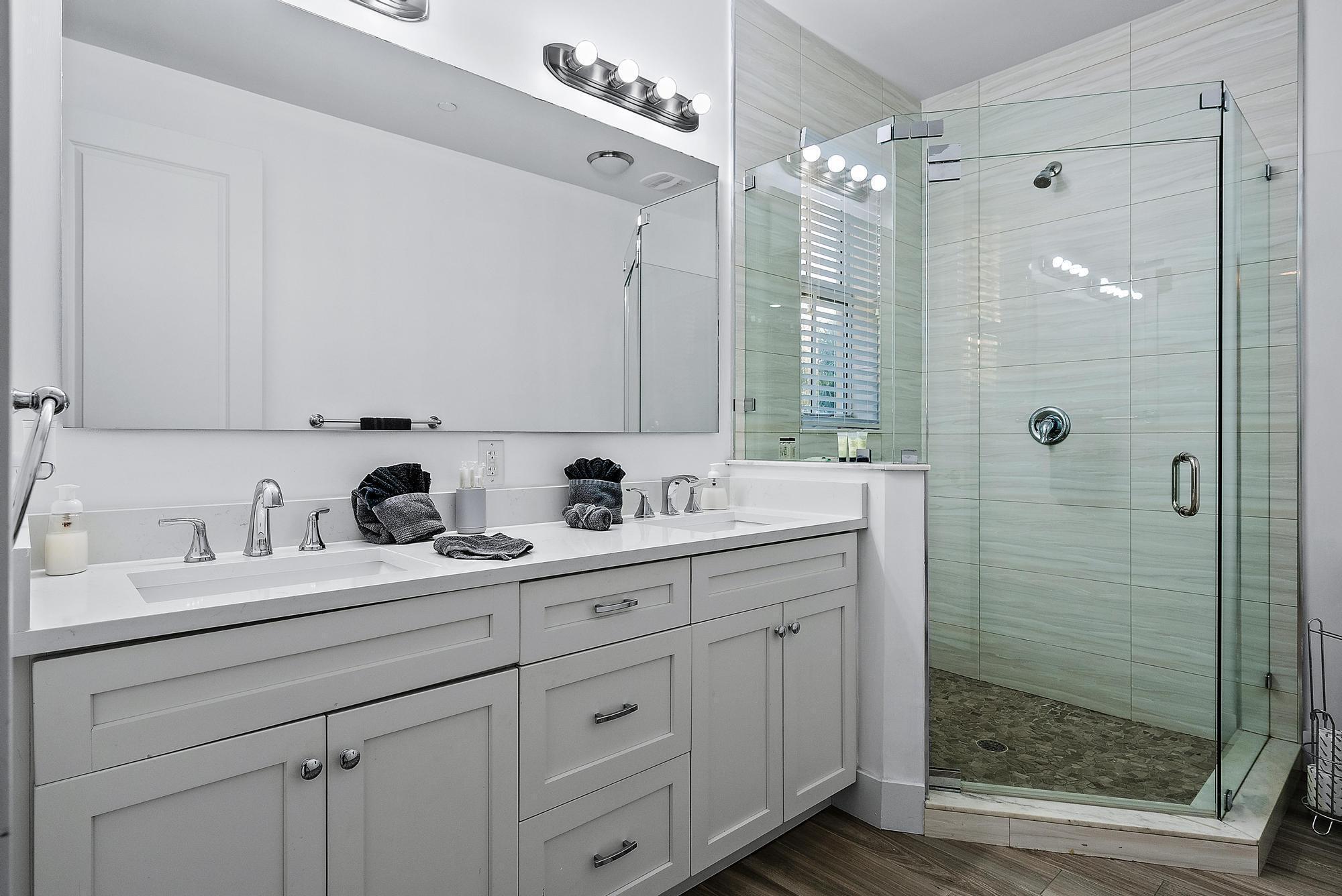 BELLA VILLAGGIO - Residential Lease