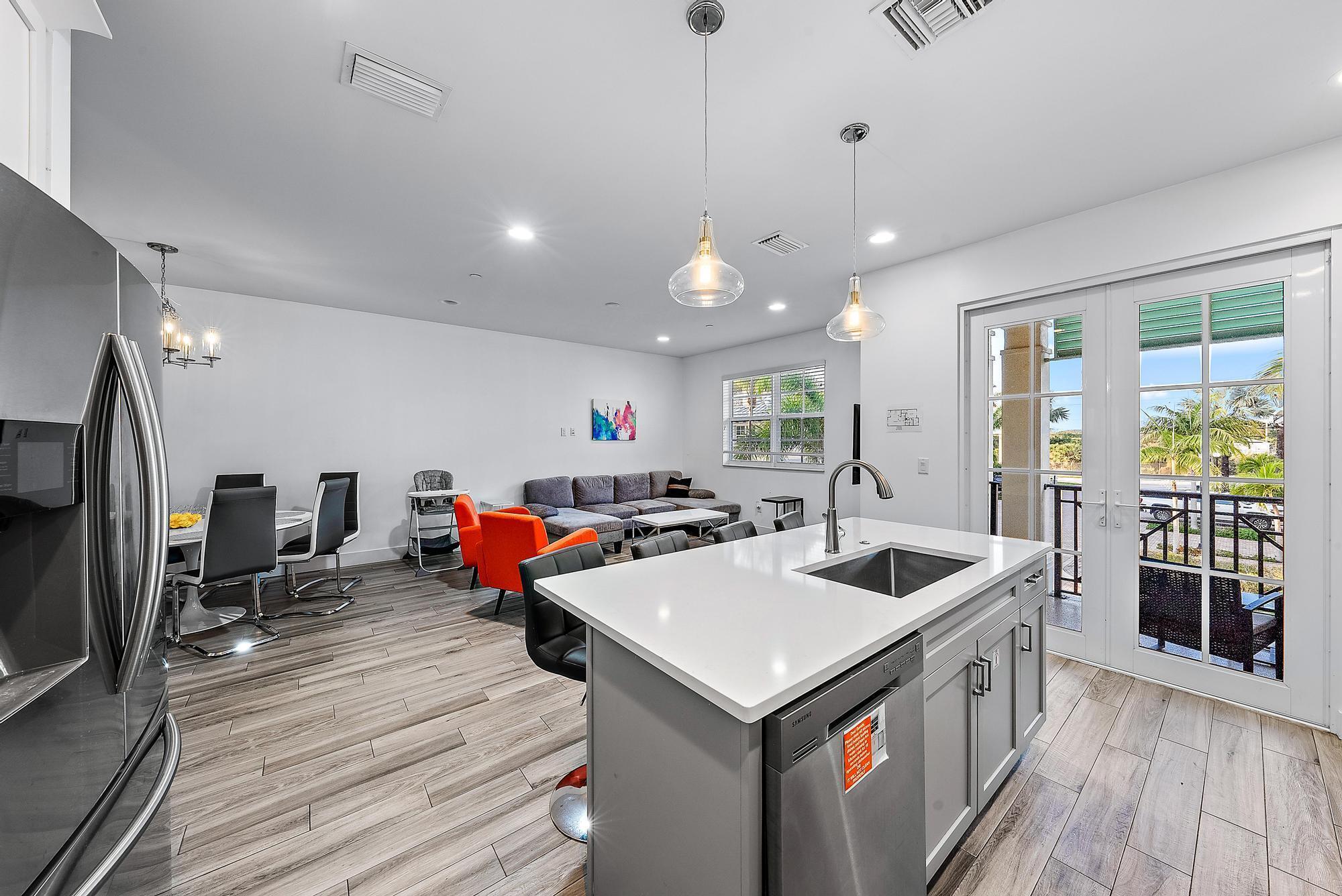 BELLA VILLAGGIO - Residential Lease