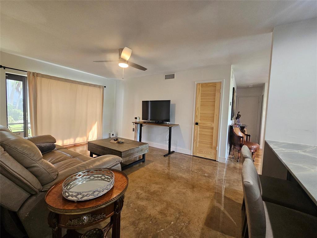 CENTRE HILL COURTS CONDO - Residential