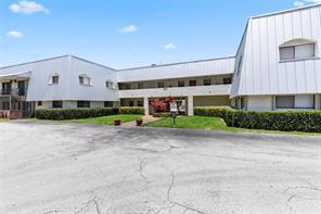 CENTRE HILL COURTS CONDO - Residential