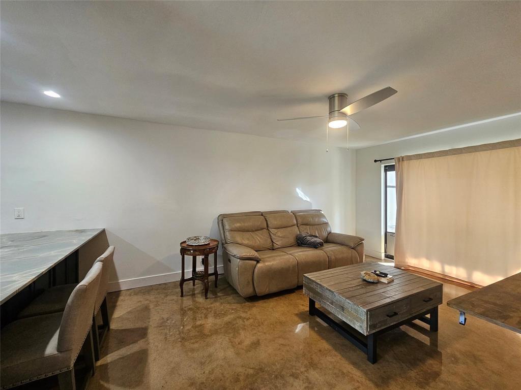 CENTRE HILL COURTS CONDO - Residential