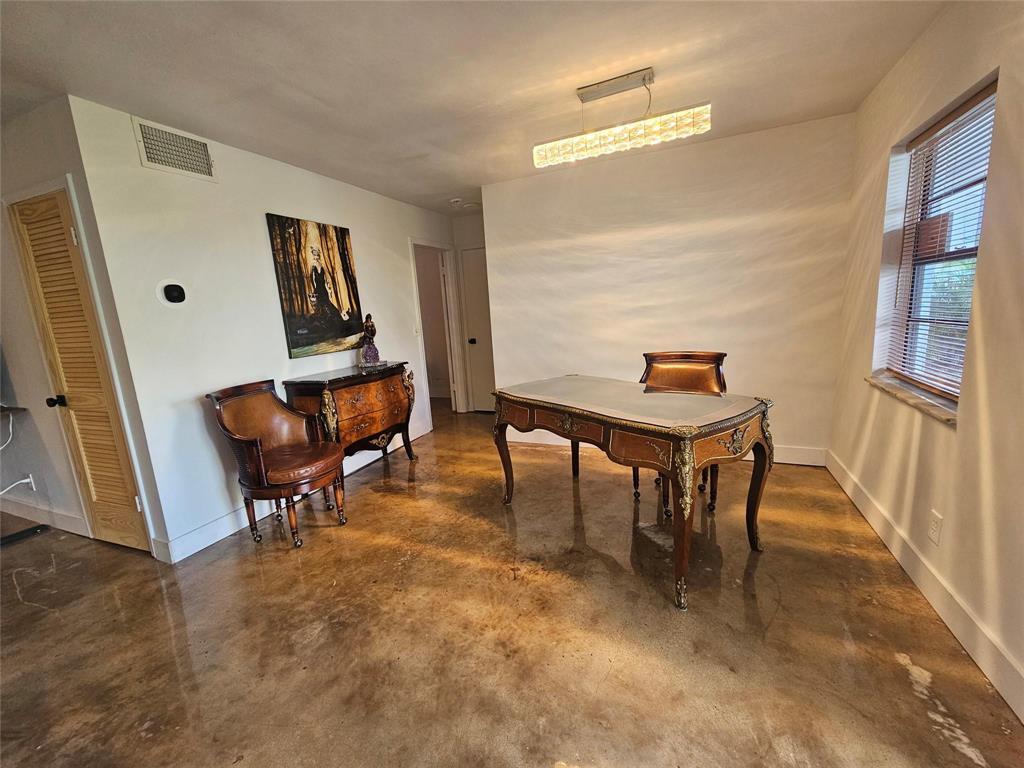 CENTRE HILL COURTS CONDO - Residential
