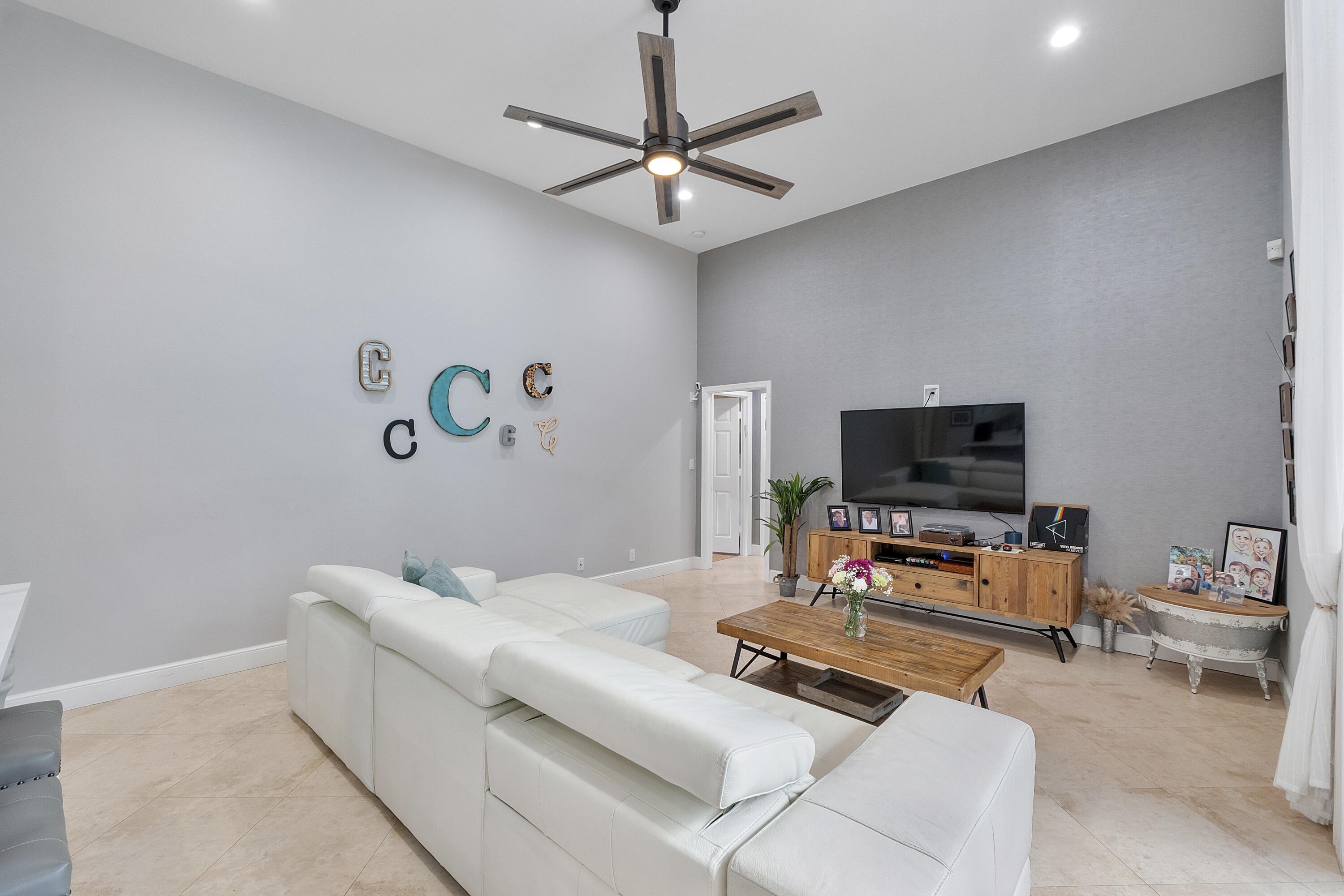 KENSINGTON - Residential Lease