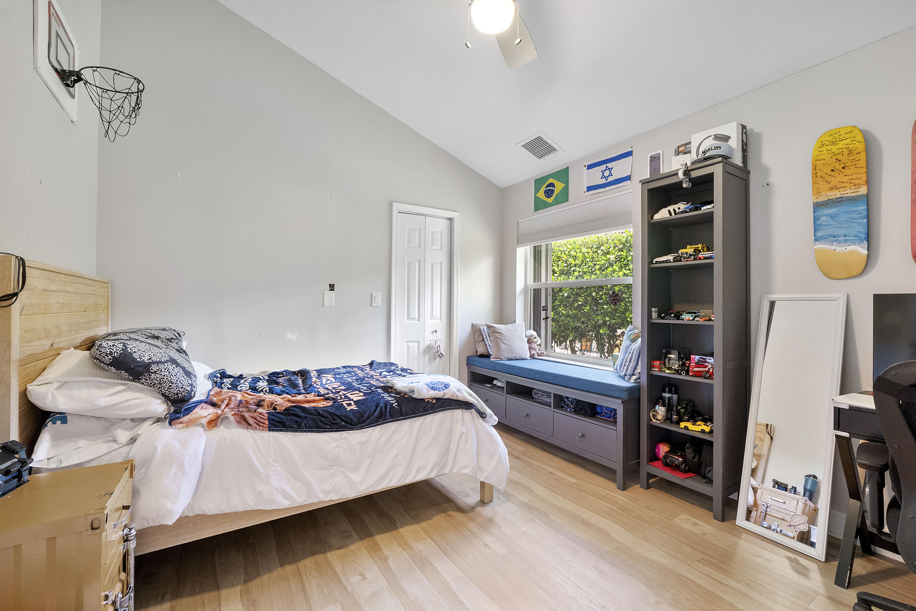 KENSINGTON - Residential Lease