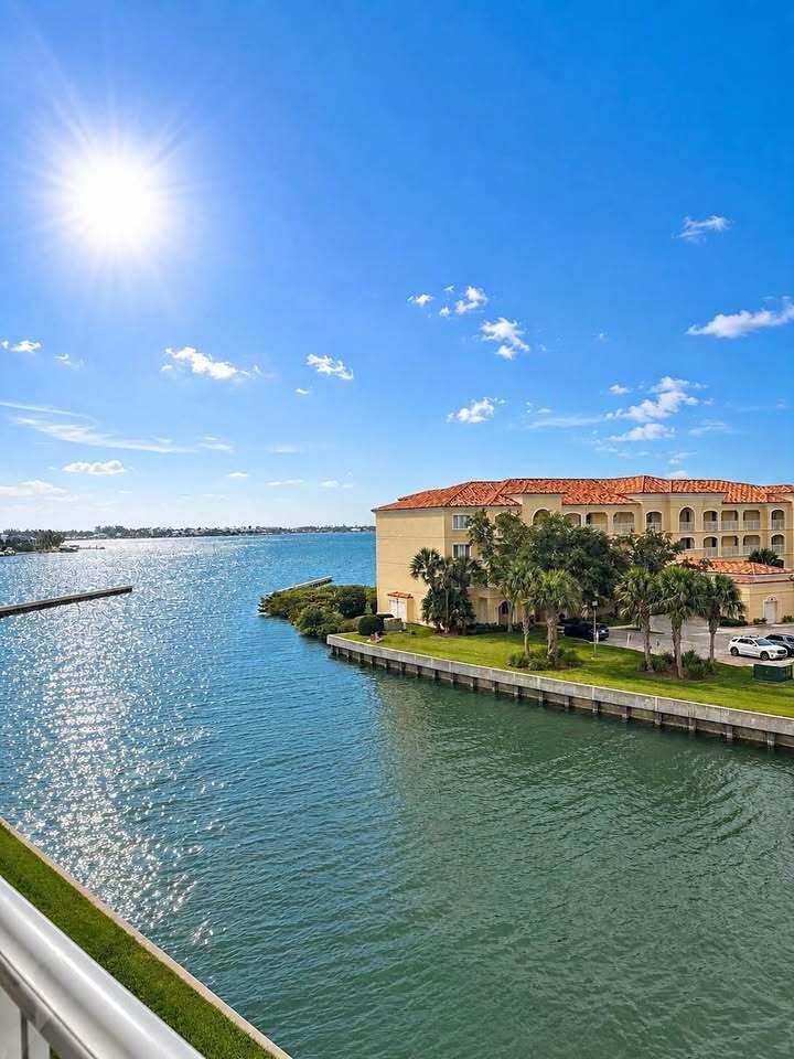 HARBOUR ISLE AT HUTCHINSON ISLAND EAST - Residential Lease
