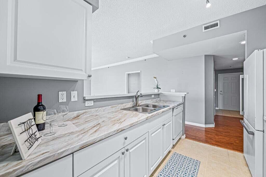 MONTECITO PALM BEACH CONDO - Residential Lease