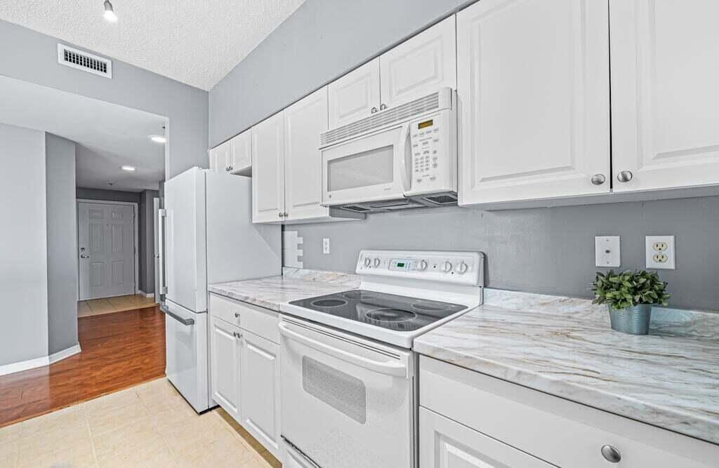 MONTECITO PALM BEACH CONDO - Residential Lease
