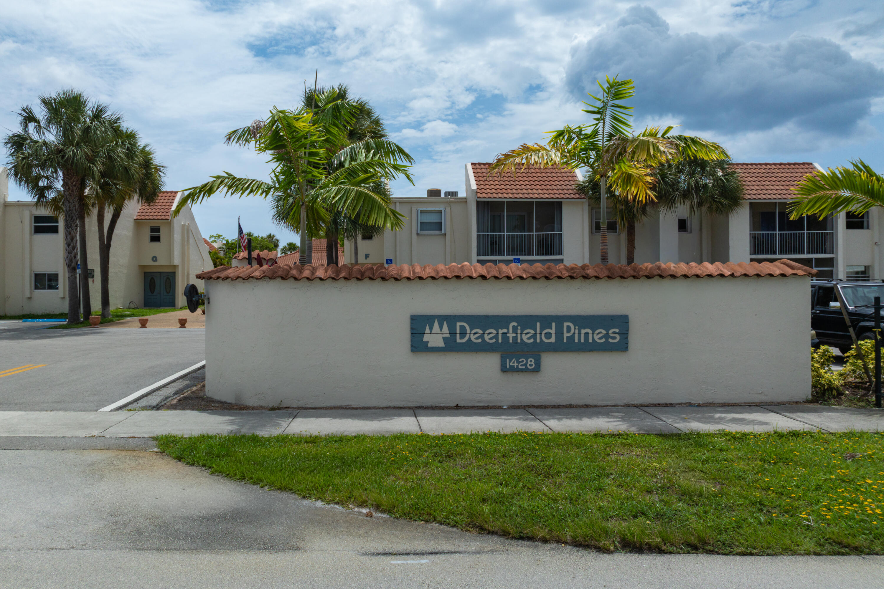 DEERFIELD PINES CONDO - Residential