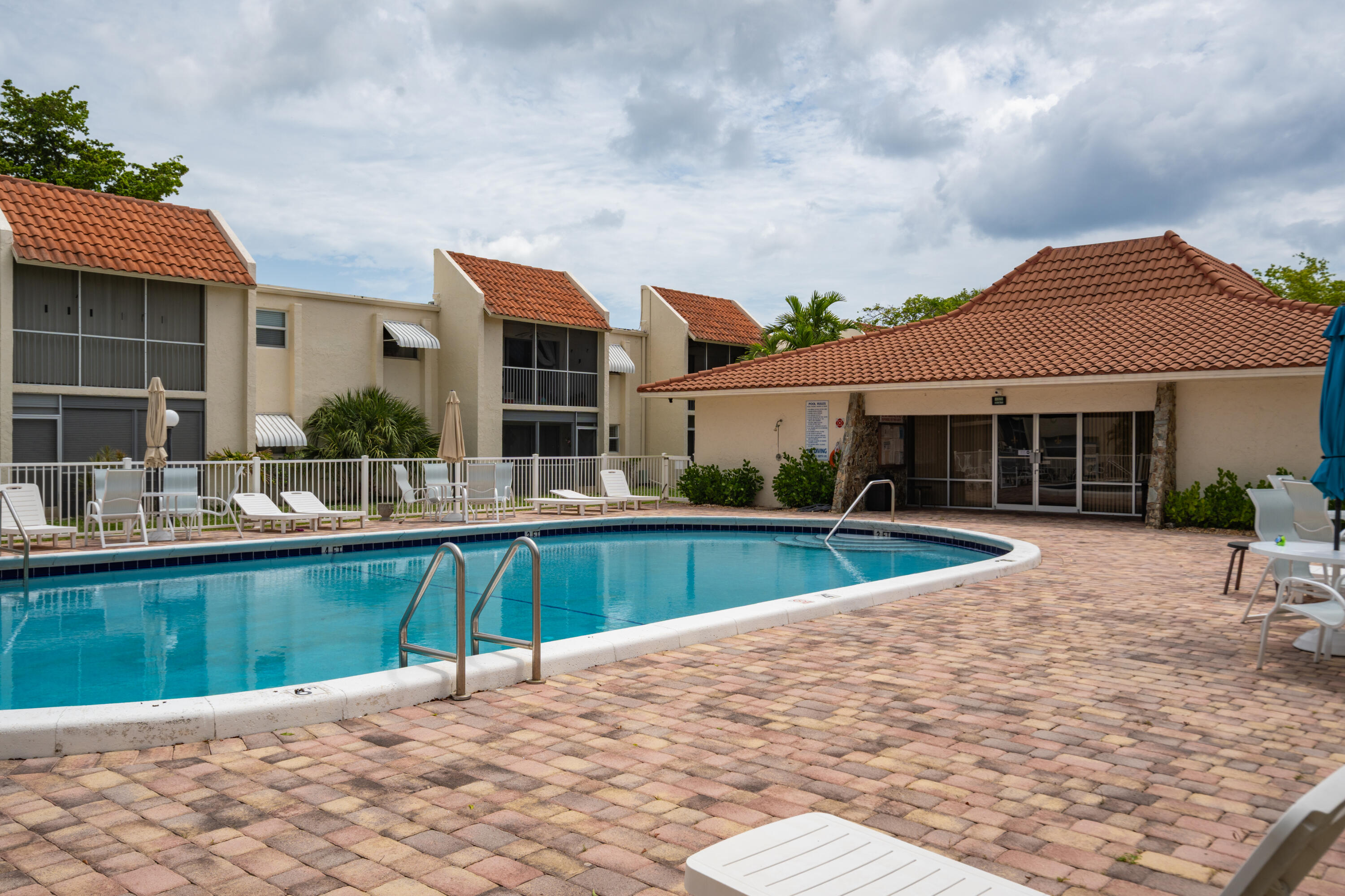 DEERFIELD PINES CONDO - Residential