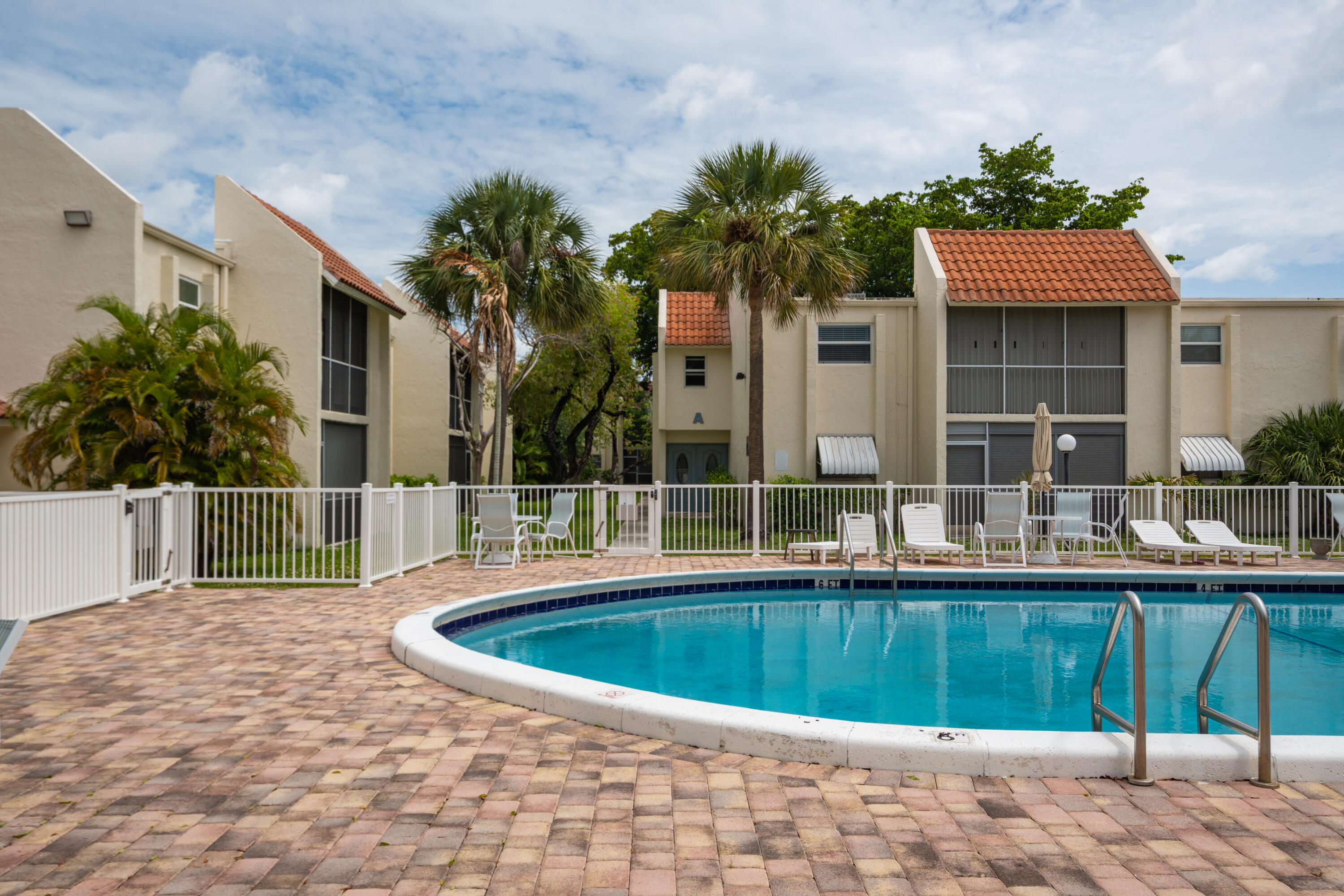 DEERFIELD PINES CONDO - Residential