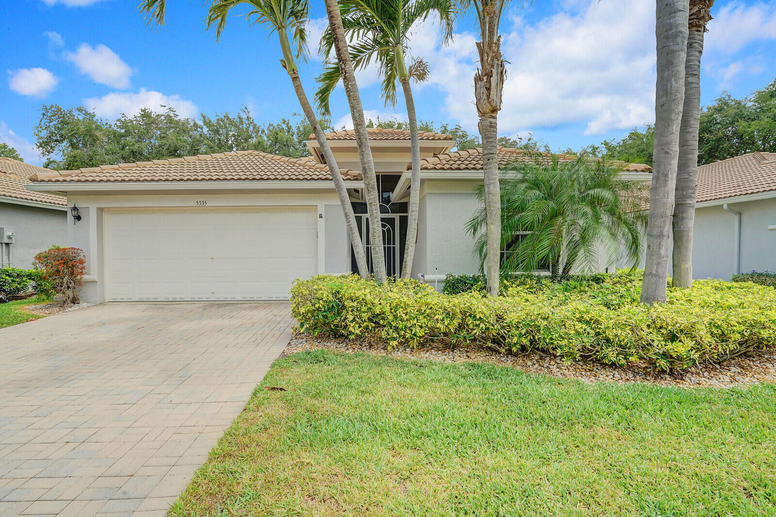 ACTIVE TUSCANY BAY IS A 55+ SOCIAL COMMUNITY NEAR ALL BEACHES, SHOPPING & HWY's. WHETHER YOU ARE LOOKING FOR A FURNISHED/TURNKEY  6 MONTH SEASONAL OR A ANNUAL THIS SPECTACULAR LAKE FRONT HOME IS PERFECT FOR YOU. HAVE FUN IN TB WITH PICKLEBALL, TENNIS, PUTTING GREEN, BOCCE, SHUFFLE BOARDS OR GO TO THE CLUBHOUSE TO SWIM IN THE 5 STAR RESORT LIKE HEATED POOL, GO TO SHOWS, PARTIES, EVENTS, CARDS, GYM, FITNESS CLASSES and more. THIS STUNNING RENTAL IS EXACTLY WHAT YOU ARE LOOKING FOR. DO NOT DELAY BOOK YOUR SHOWING TODAY.