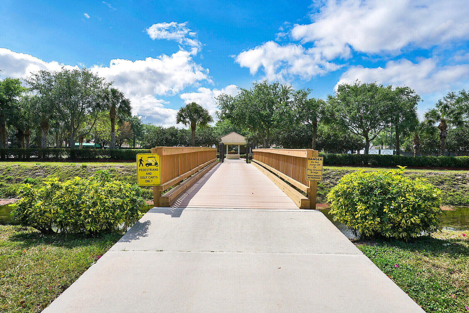 TUSCANY BAY - Residential Lease