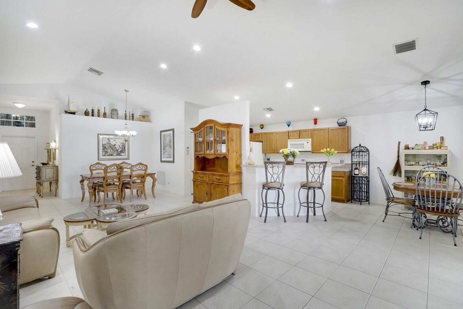 TUSCANY BAY - Residential Lease