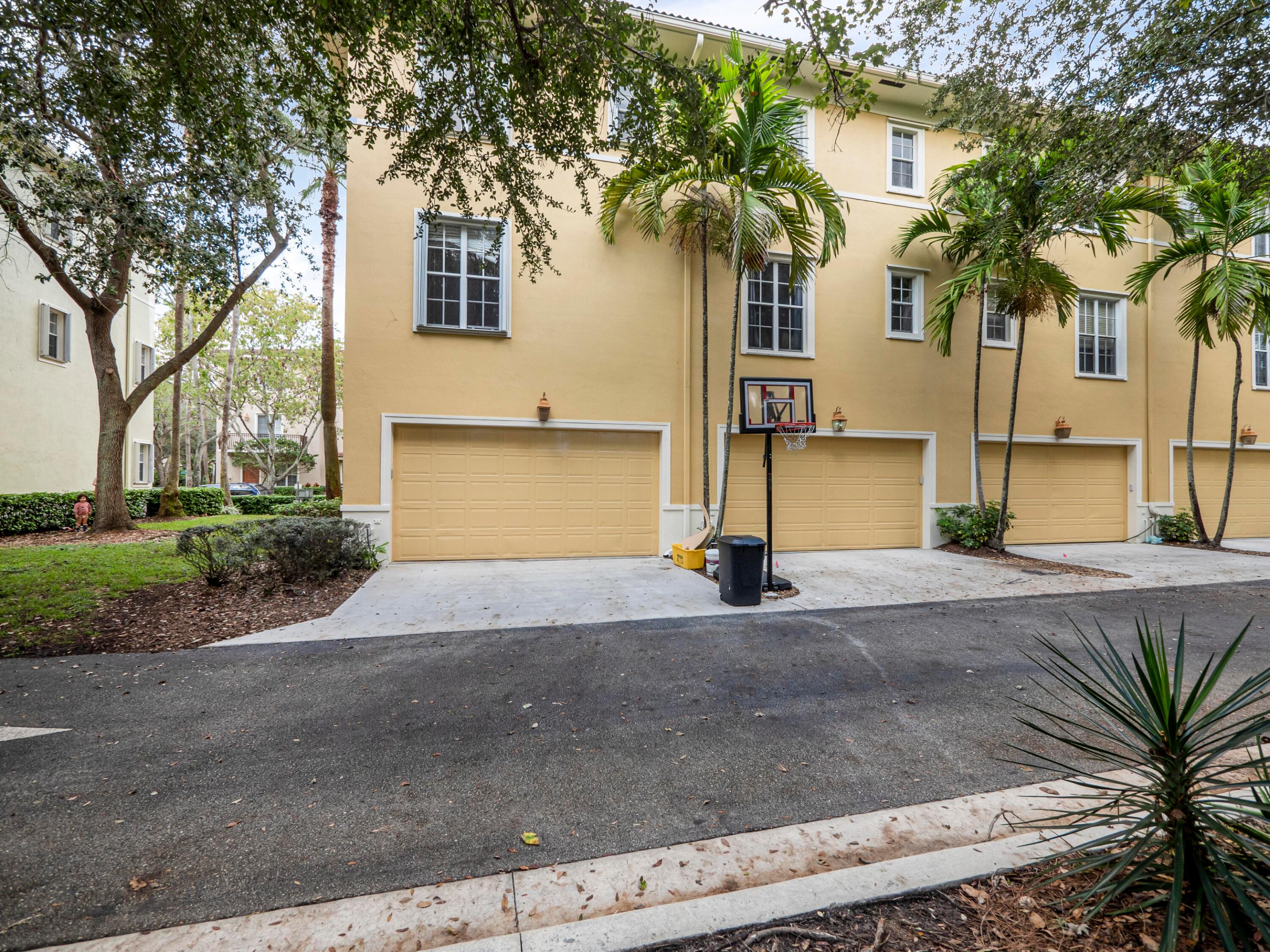 OSCEOLA WOODS - Residential Lease