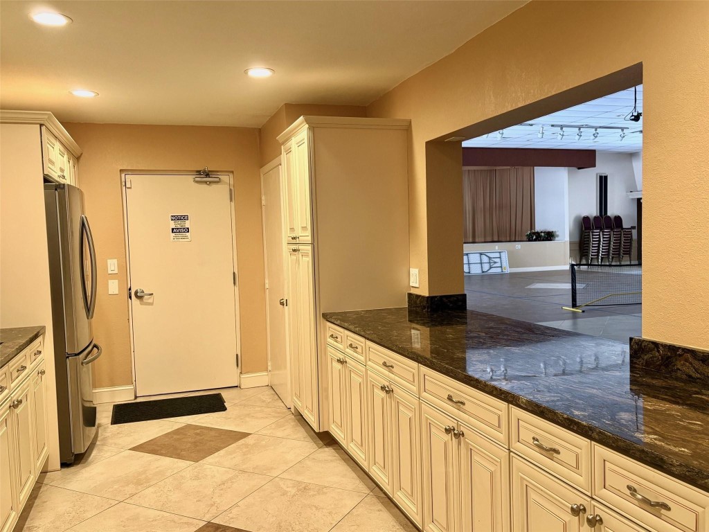 Oriole Golf & Tennis TWO - Residential