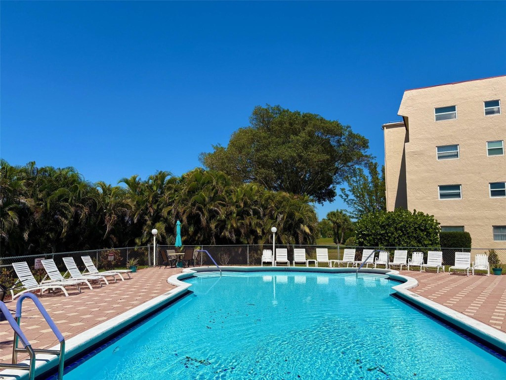 Oriole Golf & Tennis TWO - Residential