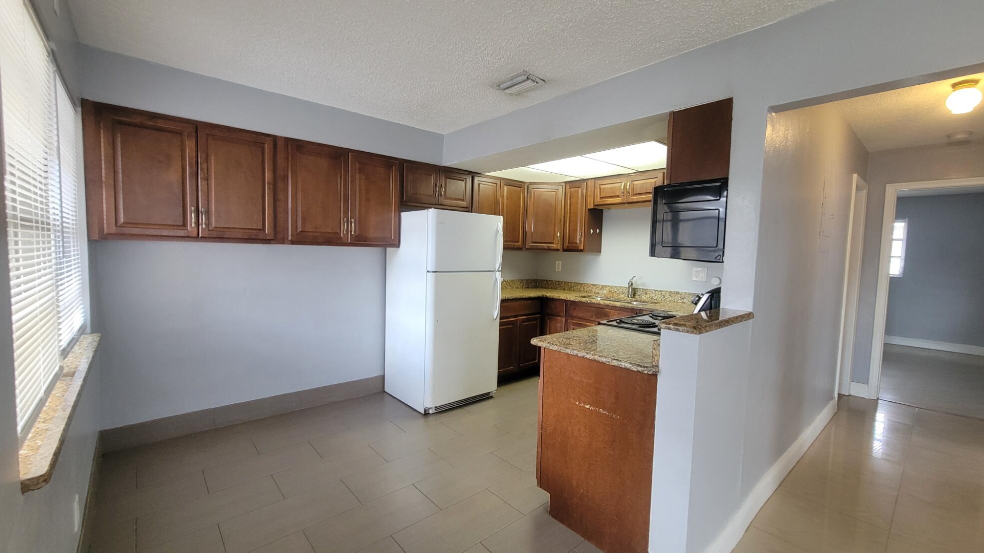 CORAL HIGHLANDS RESUB BLKS 1 & 2 - Residential Lease