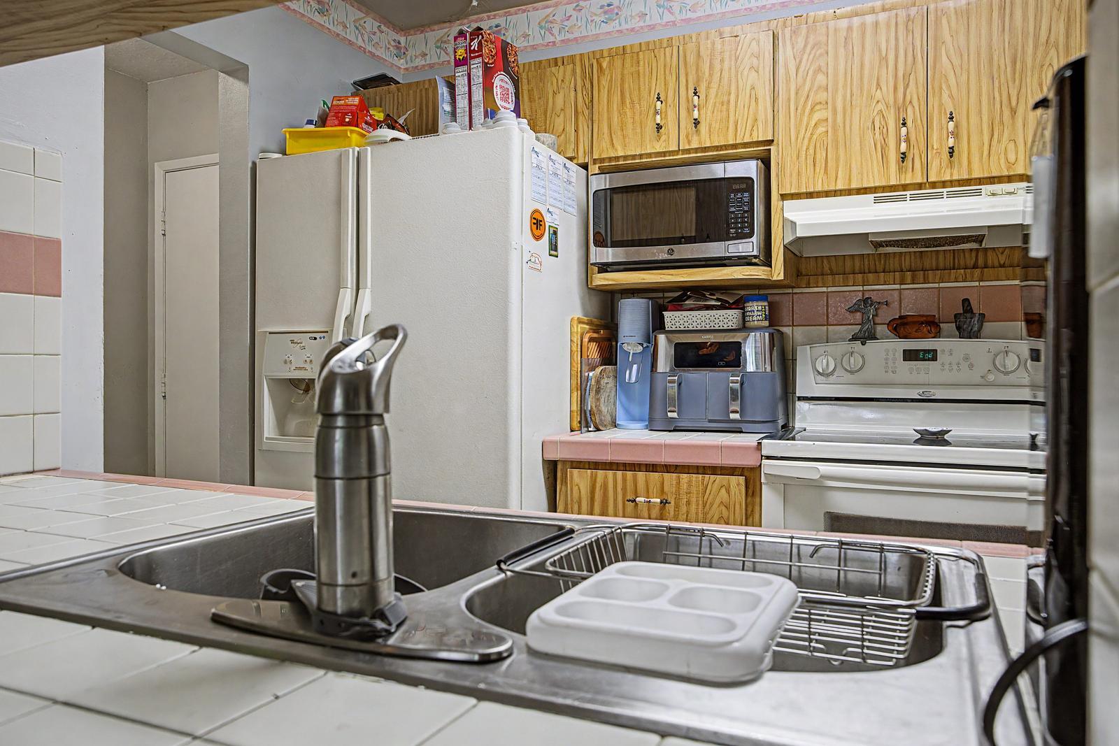 PARK LAKE VILG CONDO PHS 1 THRU 8 - Residential