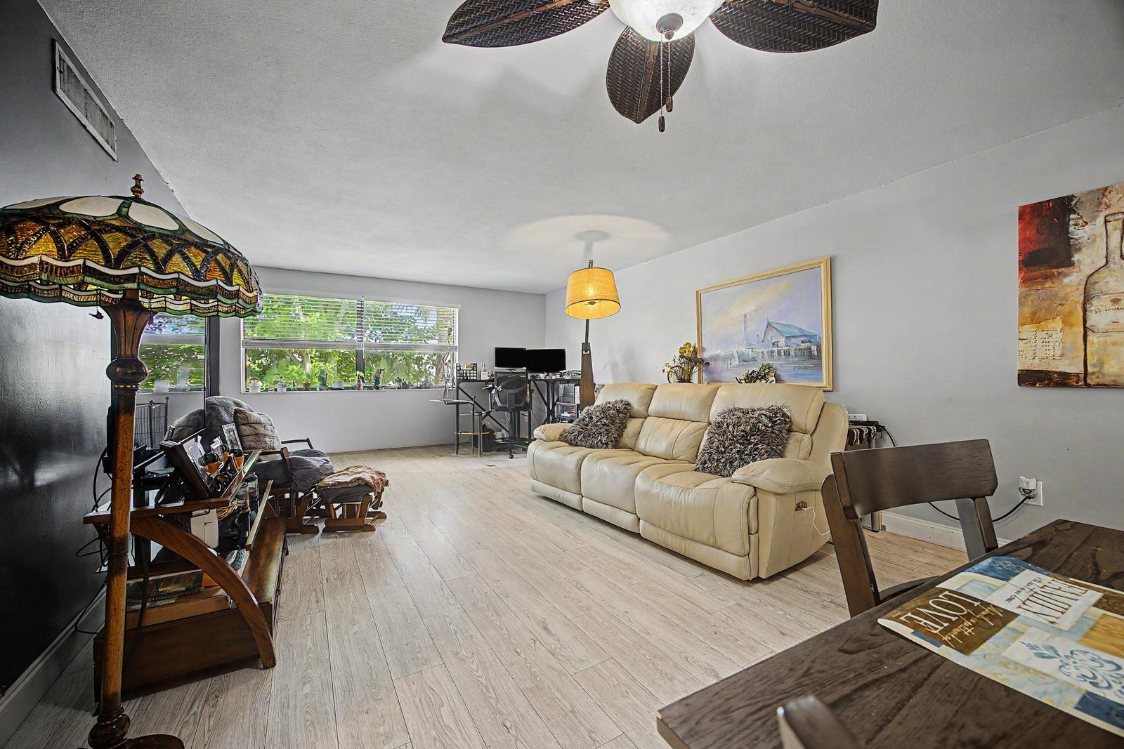 PARK LAKE VILG CONDO PHS 1 THRU 8 - Residential