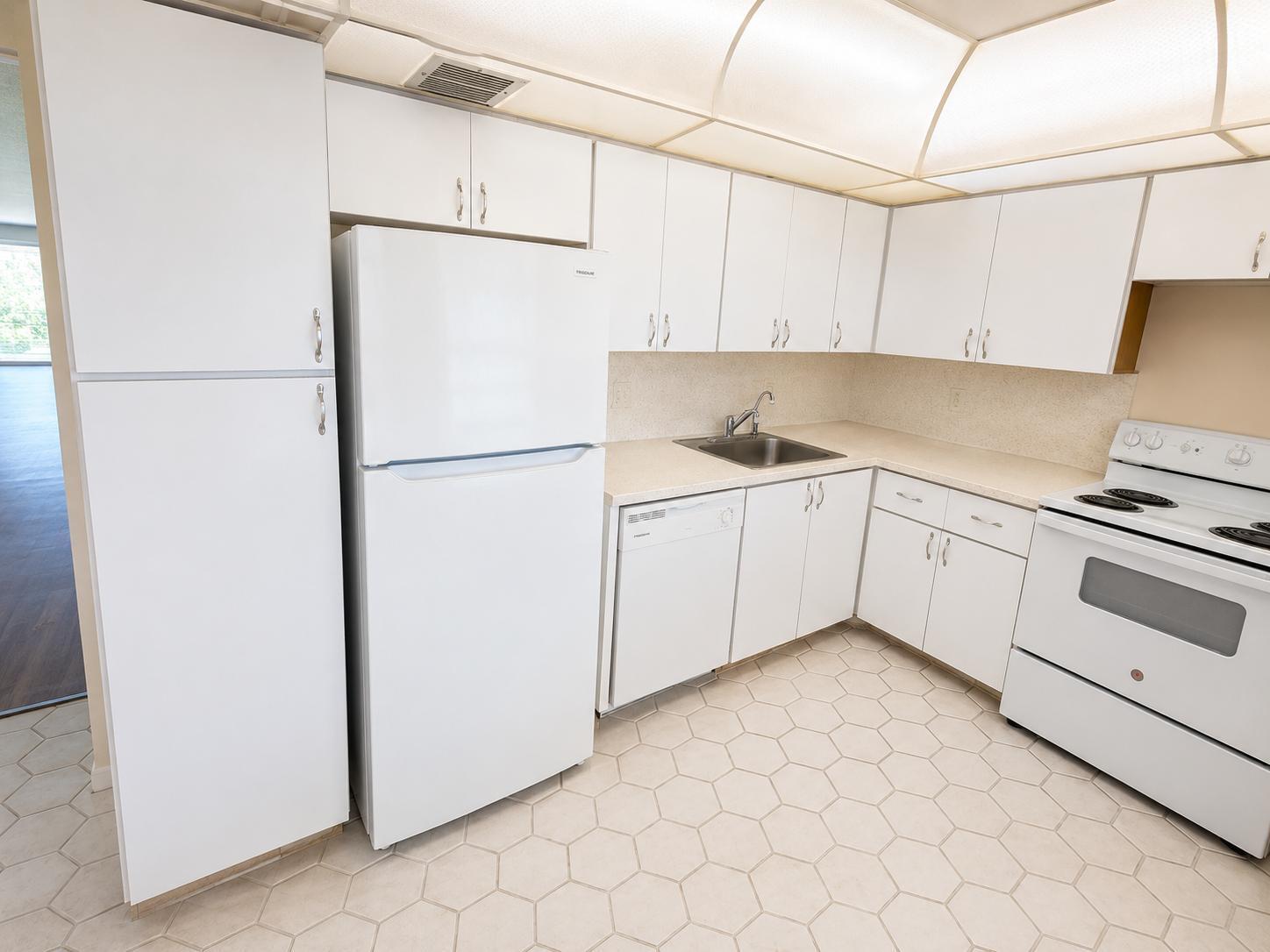 NO 113 PALM-AIRE COUNTRY CLUB - Residential