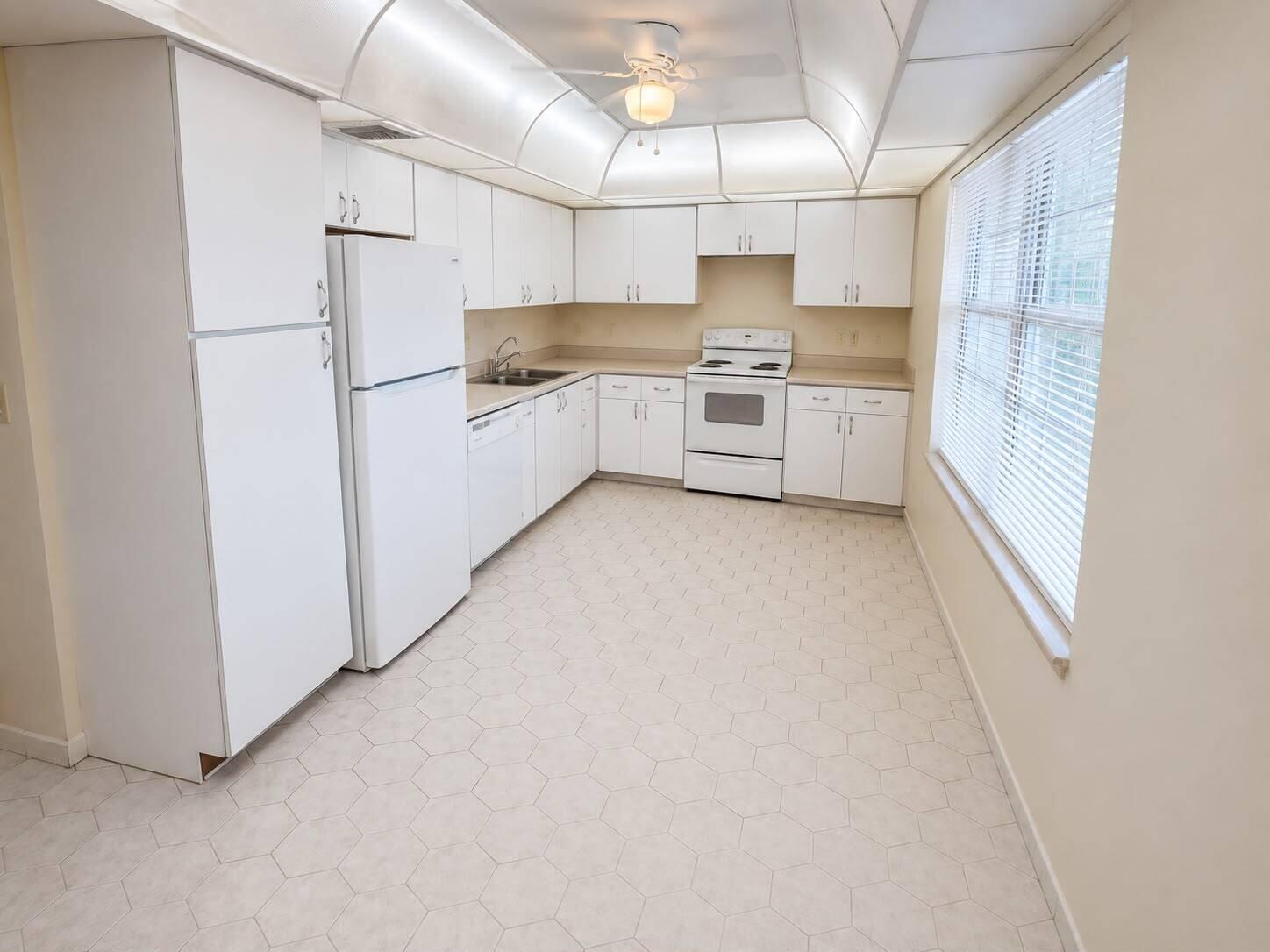 NO 113 PALM-AIRE COUNTRY CLUB - Residential
