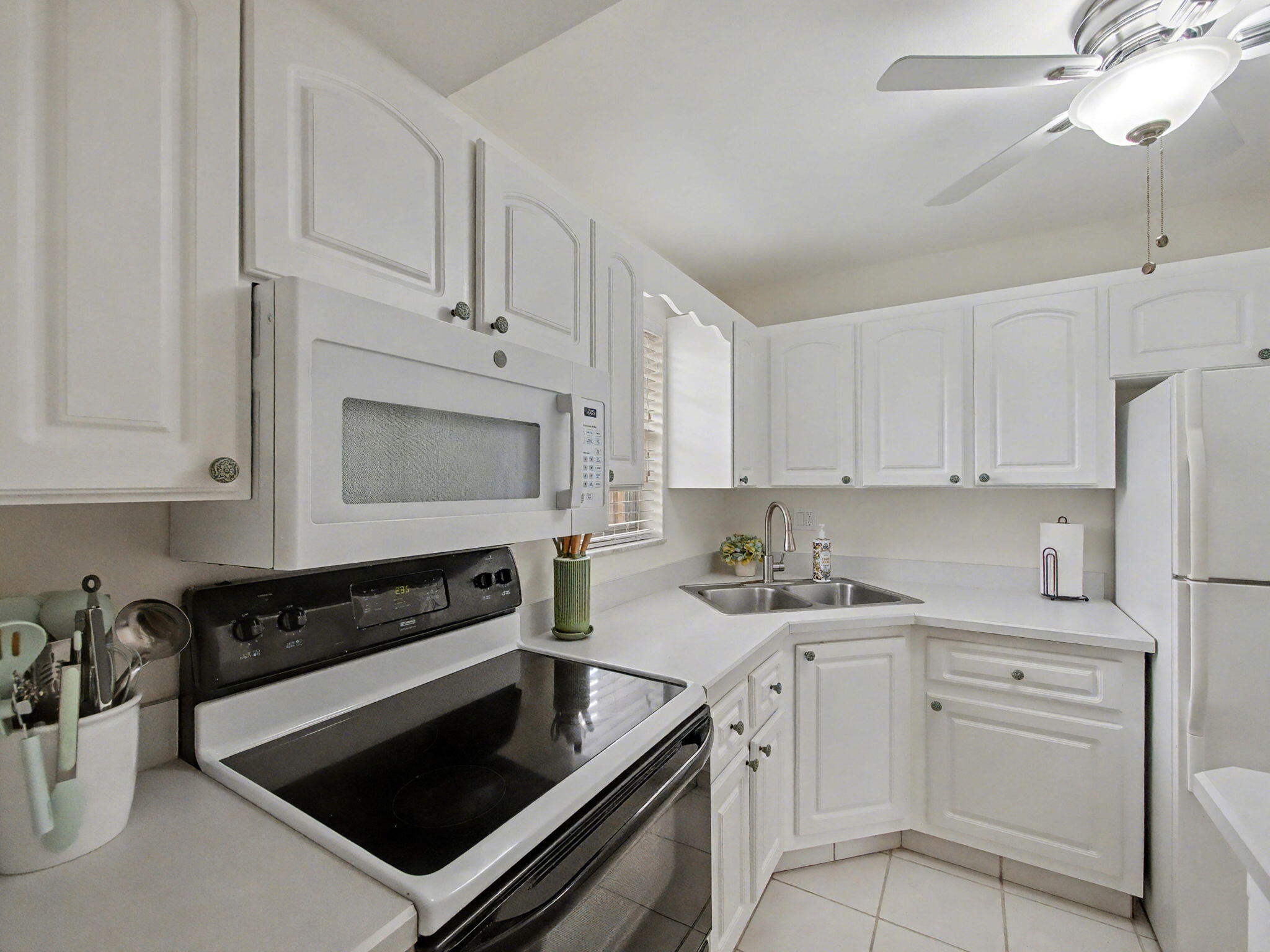 KING MOUNTAIN CONDO, MONTEREY YACHT & COUNTRY - Residential