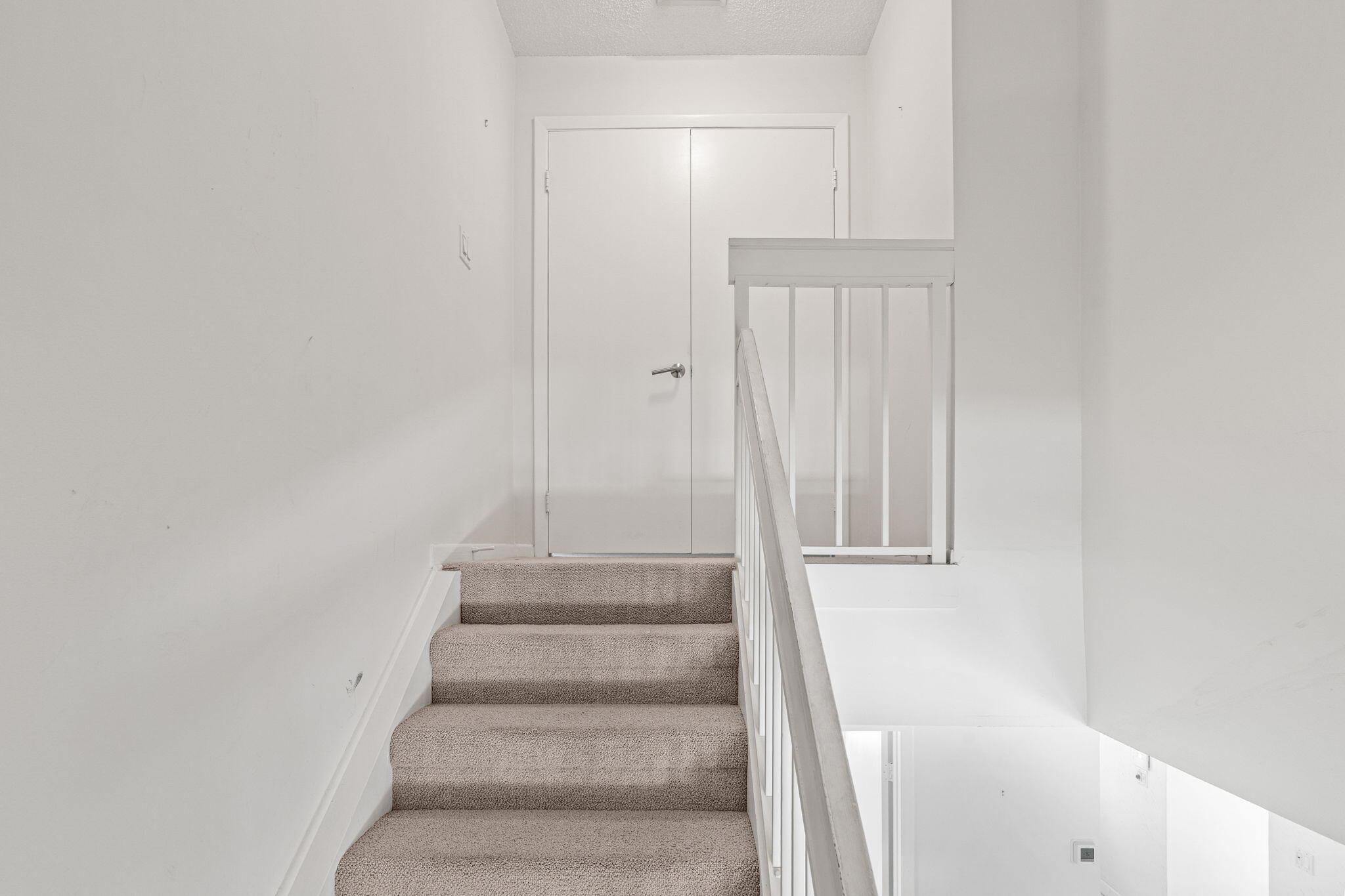DORAL WOODS - Residential