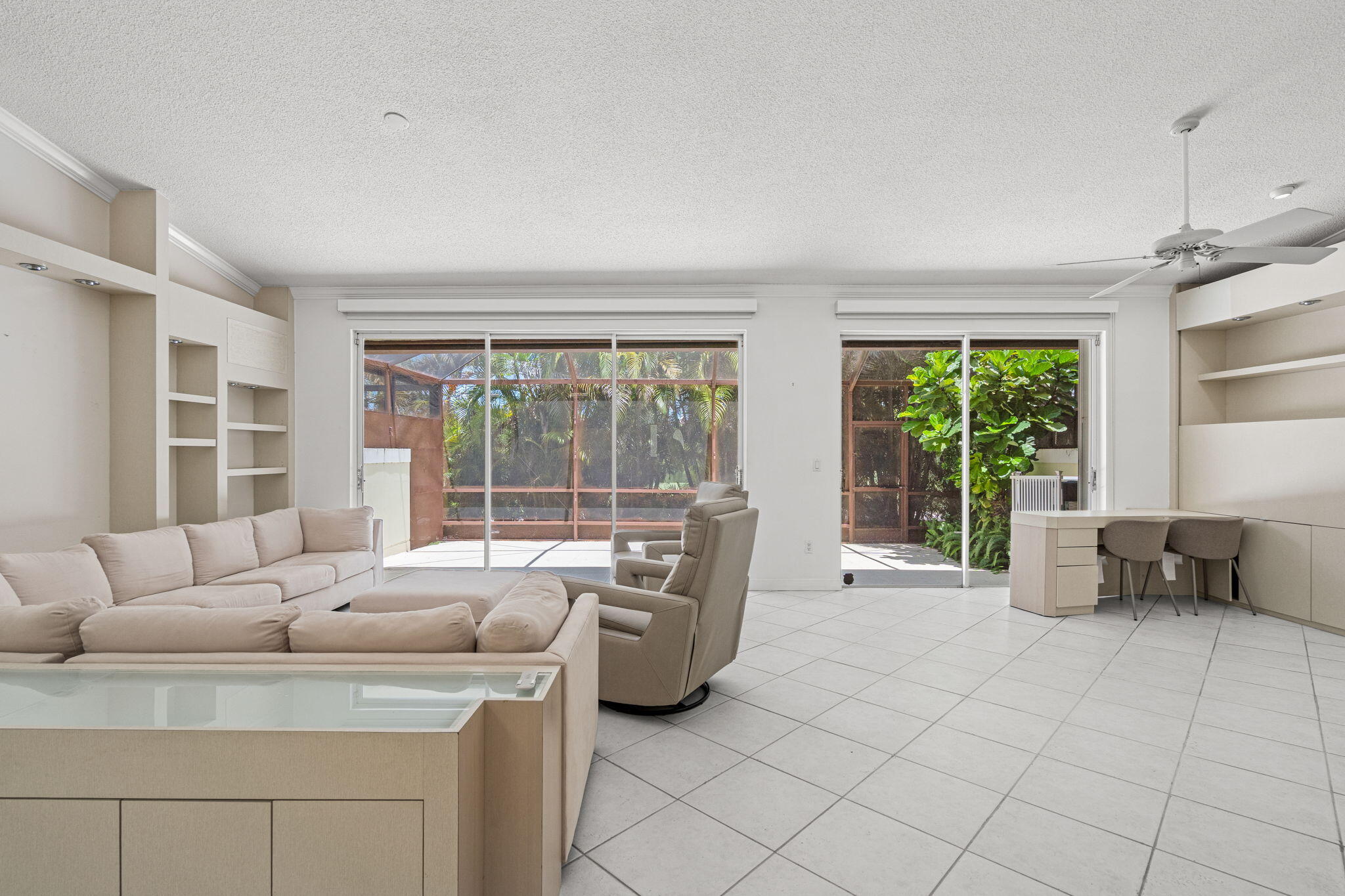 DORAL WOODS - Residential