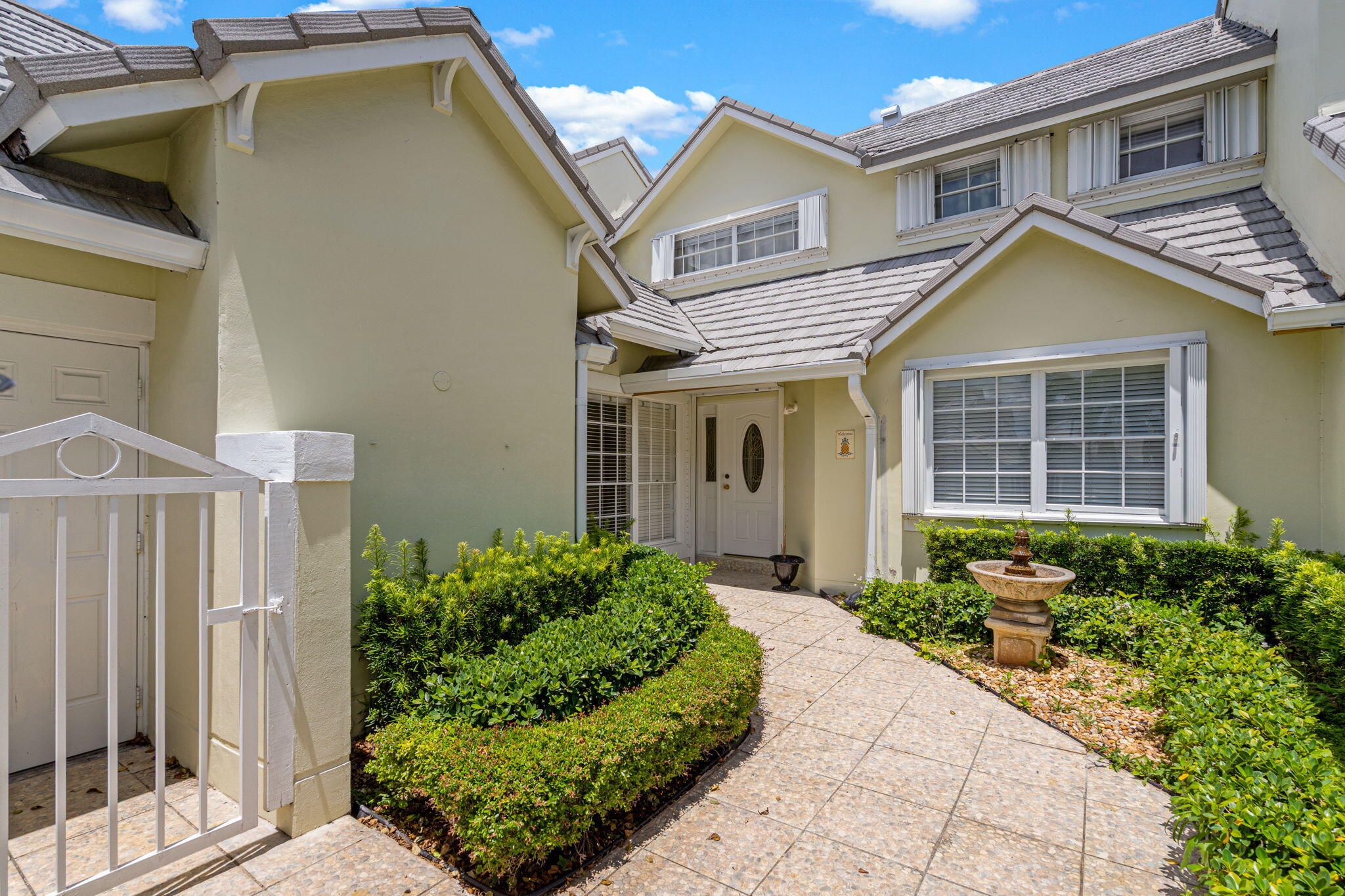 DORAL WOODS - Residential