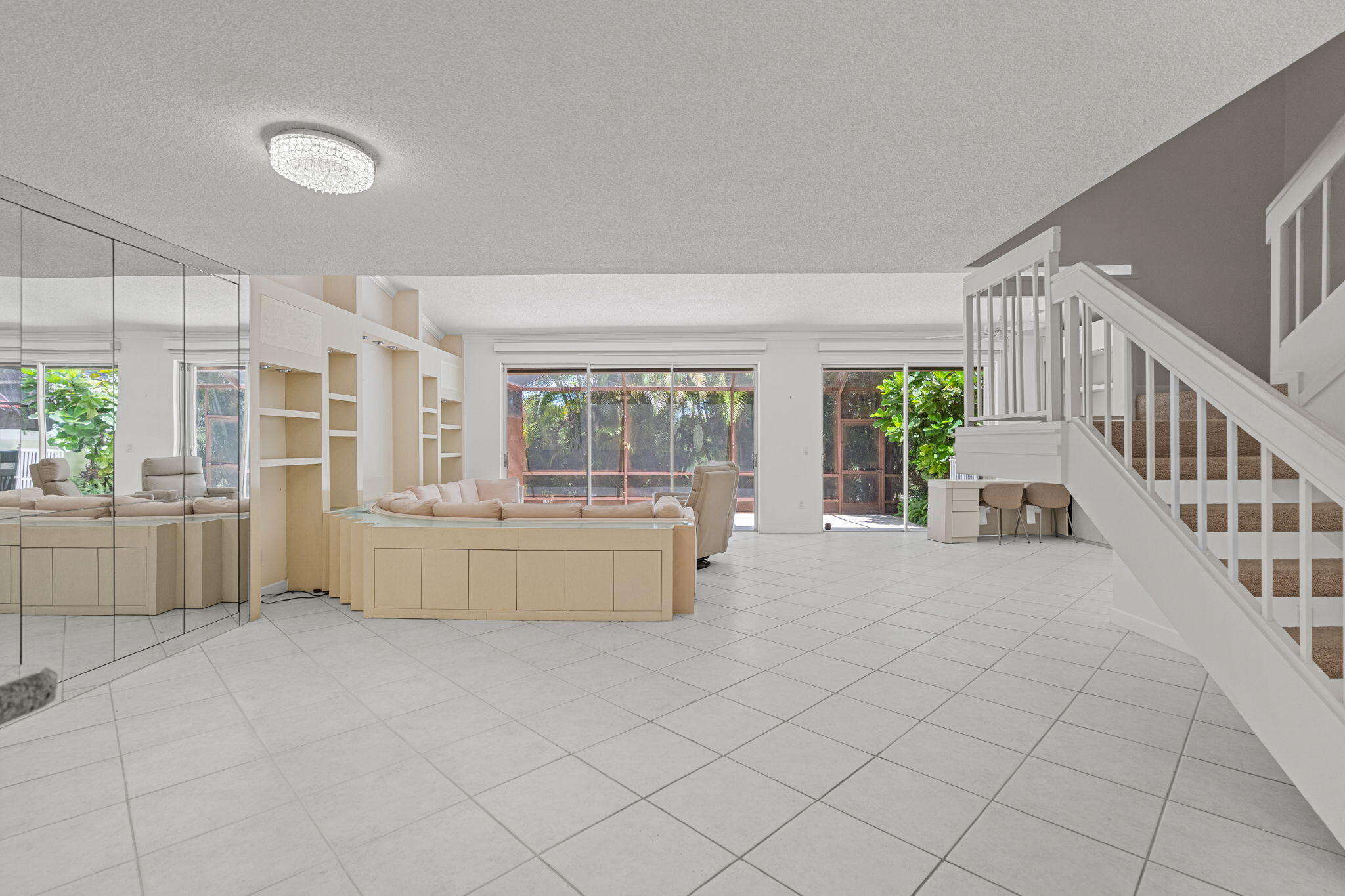 DORAL WOODS - Residential