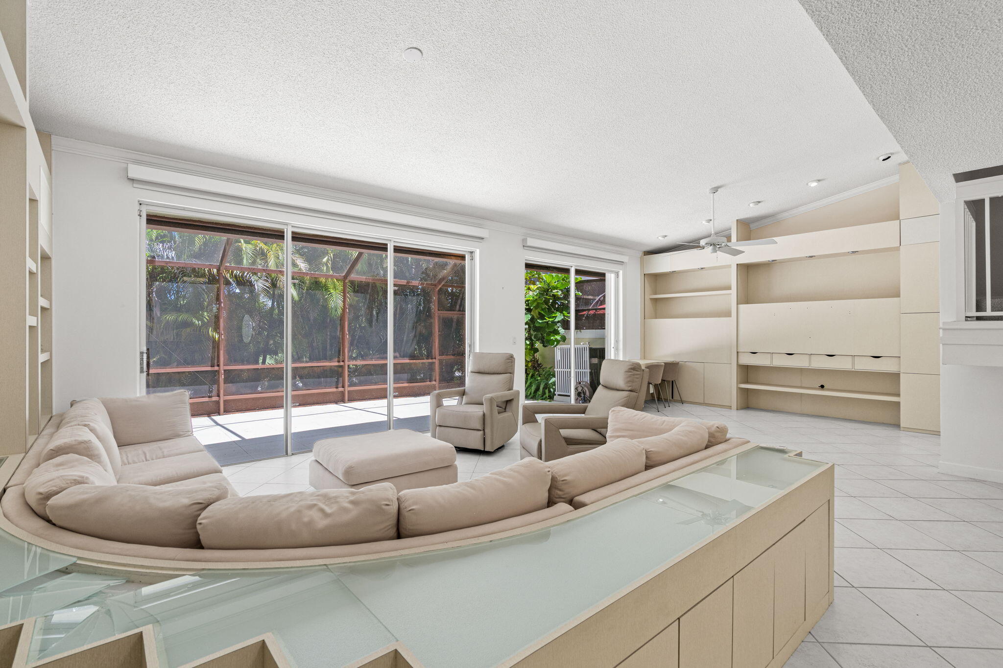 DORAL WOODS - Residential