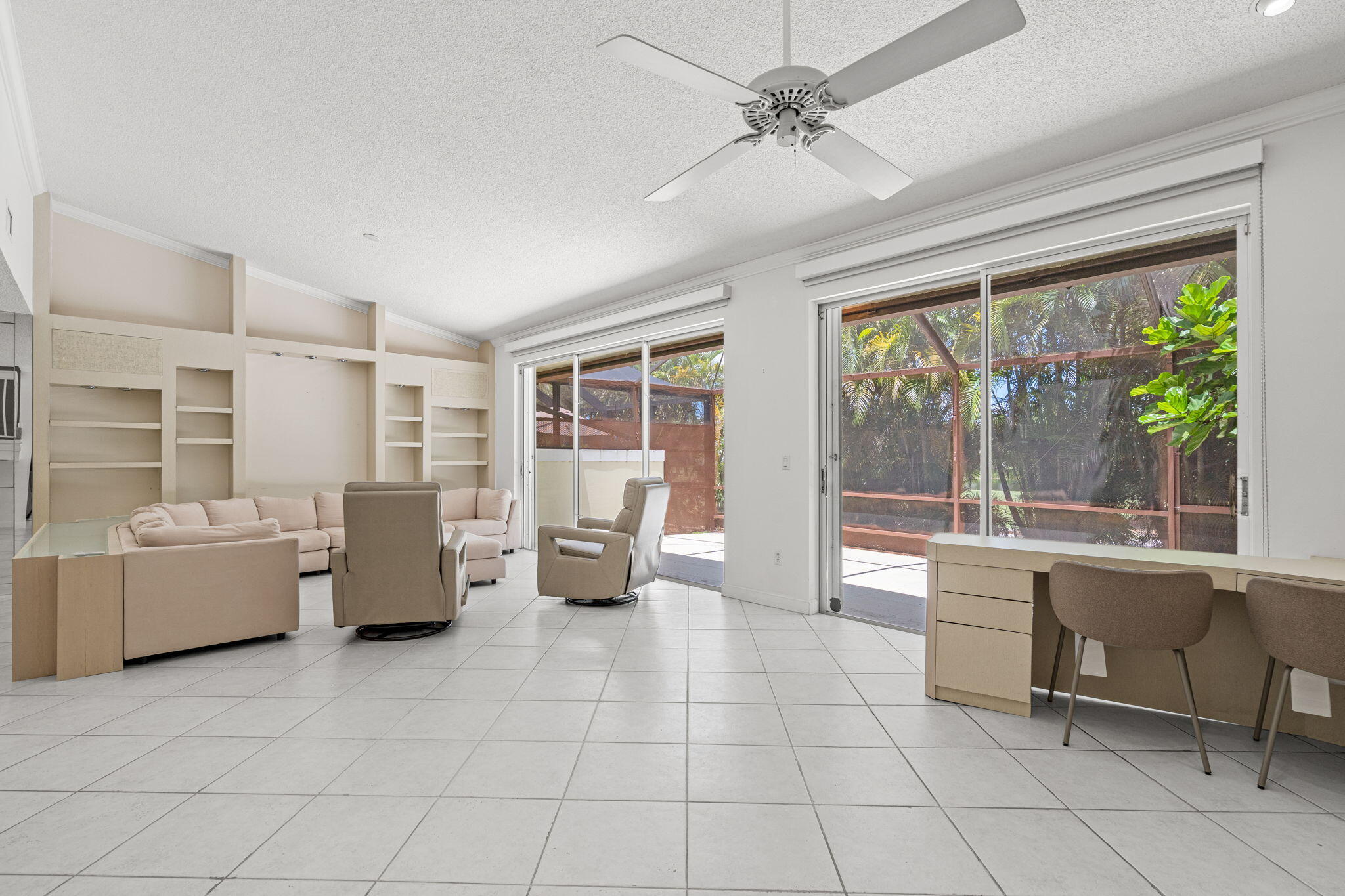 DORAL WOODS - Residential