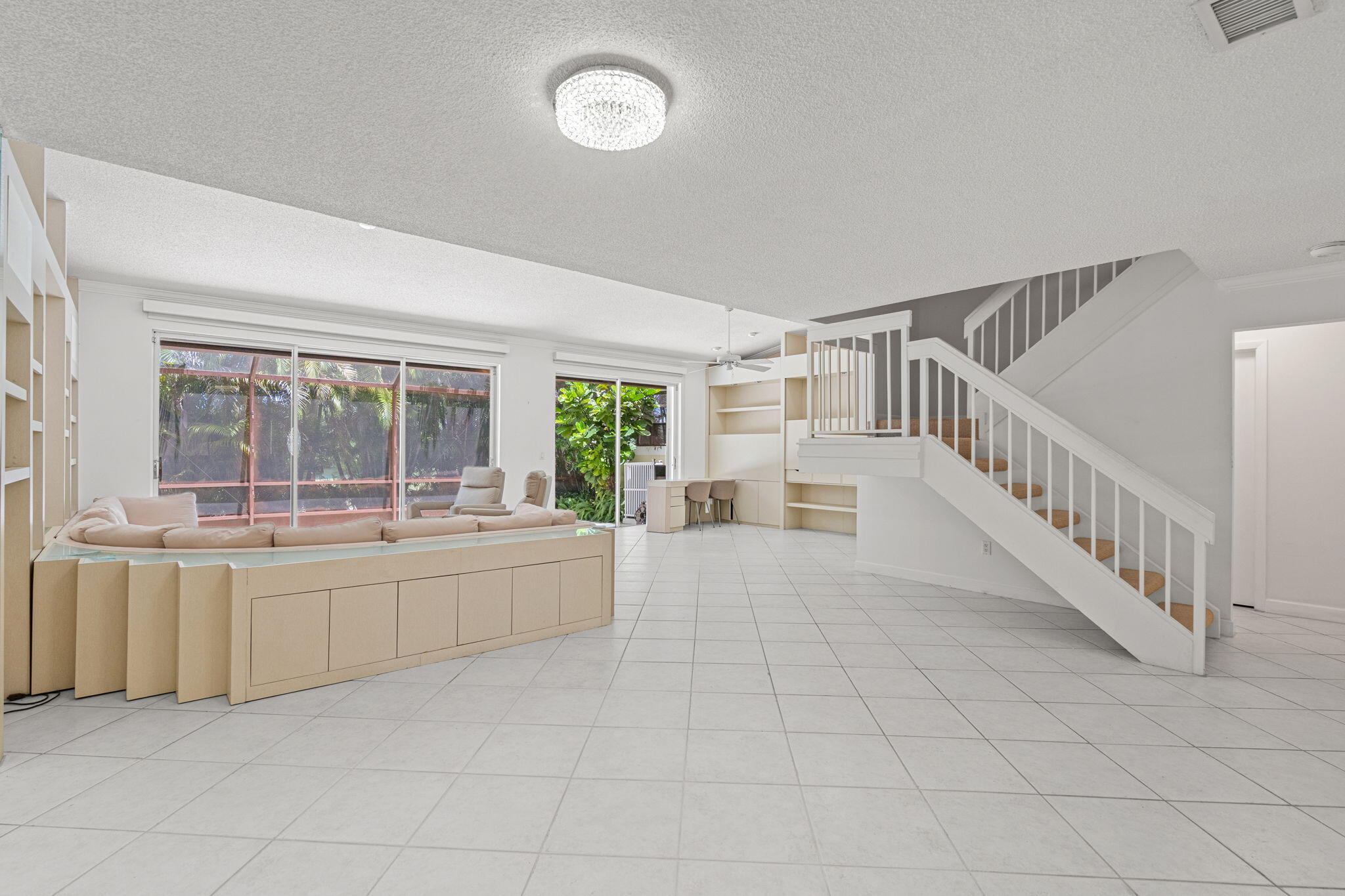DORAL WOODS - Residential