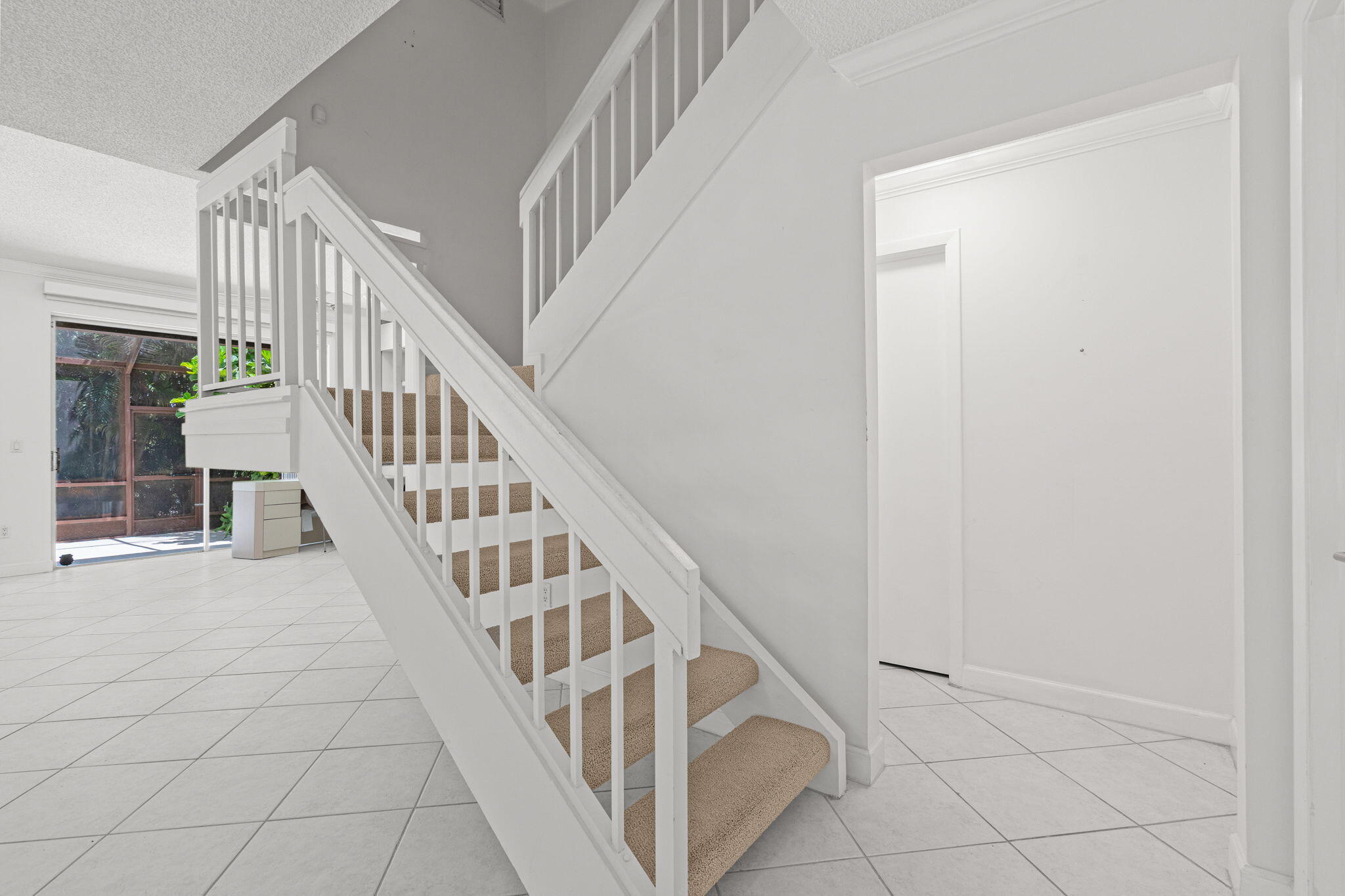 DORAL WOODS - Residential