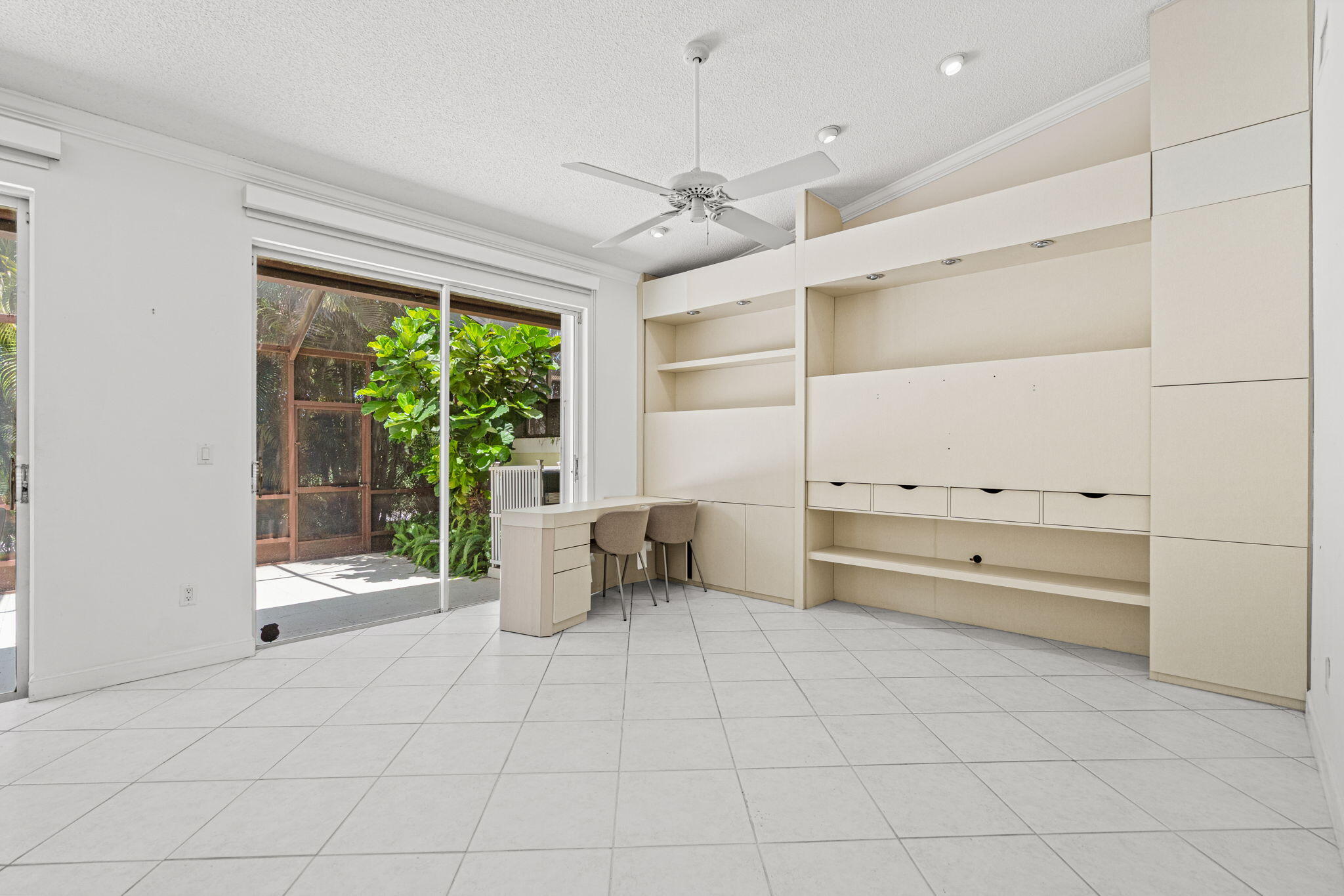 DORAL WOODS - Residential