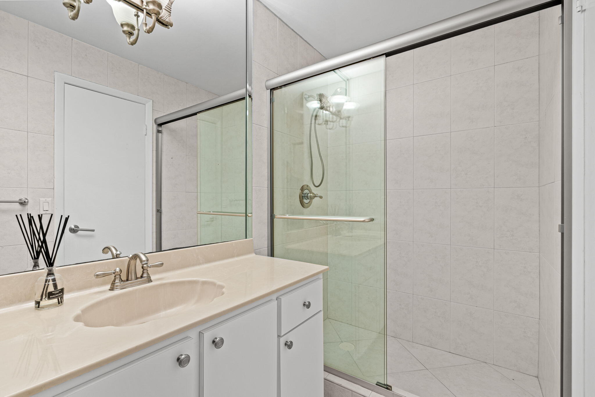 DORAL WOODS - Residential