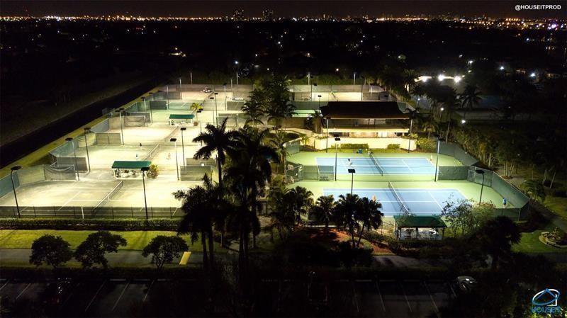 DORAL WOODS - Residential