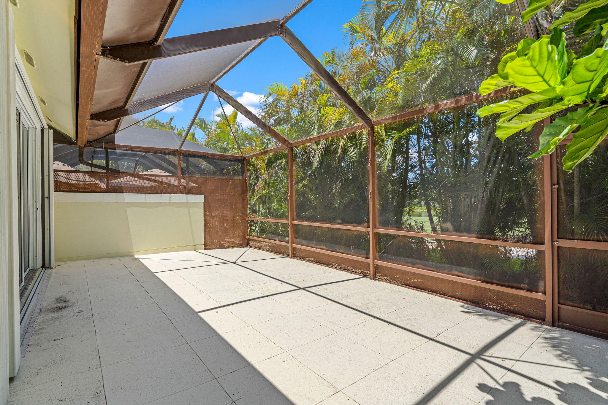 DORAL WOODS - Residential