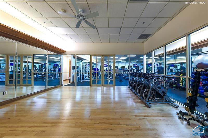 DORAL WOODS - Residential