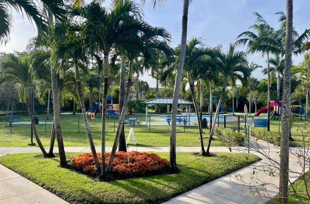DORAL WOODS - Residential