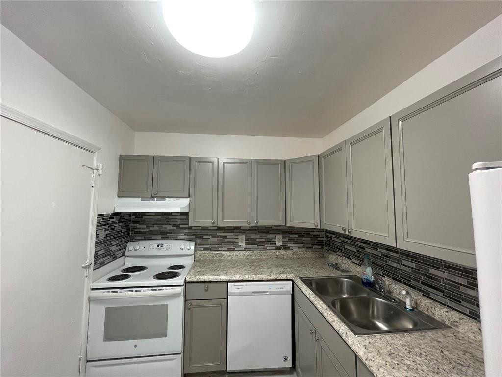 IMPERIAL POINT COLONNADES CONDO - Residential Lease