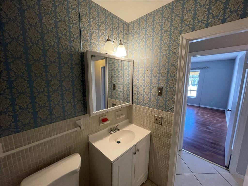 IMPERIAL POINT COLONNADES CONDO - Residential Lease