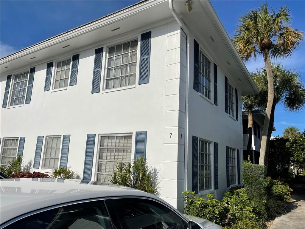 IMPERIAL POINT COLONNADES CONDO - Residential Lease