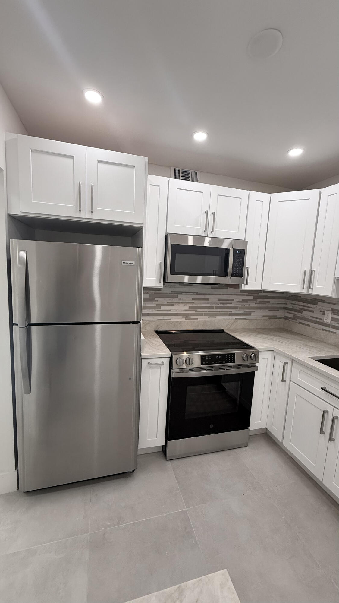 MARGATE VILLAGE PHASE I CONDO - Residential Lease
