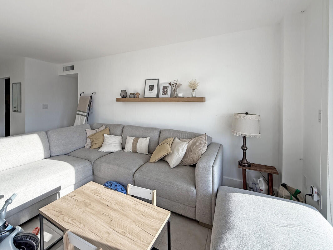 ADMIRALS PORT CONDO WEST BLDG - Residential Lease