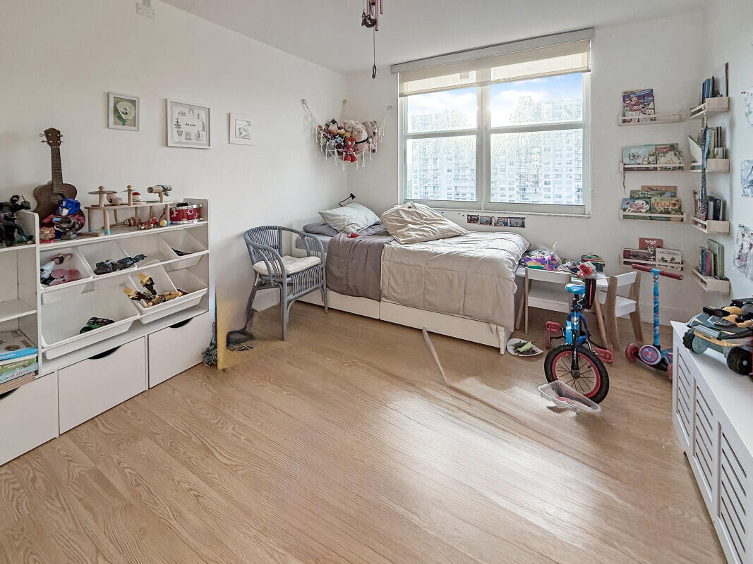 ADMIRALS PORT CONDO WEST BLDG - Residential Lease